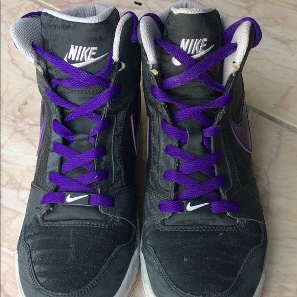 Nike - Picture 2 of 7